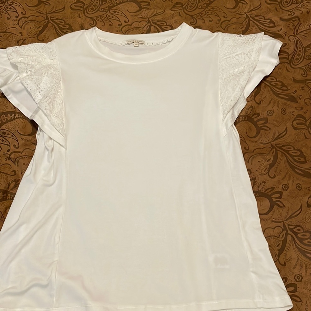 Womens short sleeve Kate & Sam shirt. Stretchy with lace detail flutter sleeves